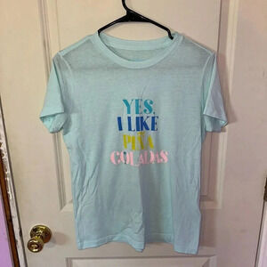 Vineyard Vines Graphic "Yes, I Like Pina Coladas" V-Neck Tee Shirt Women's Sz S